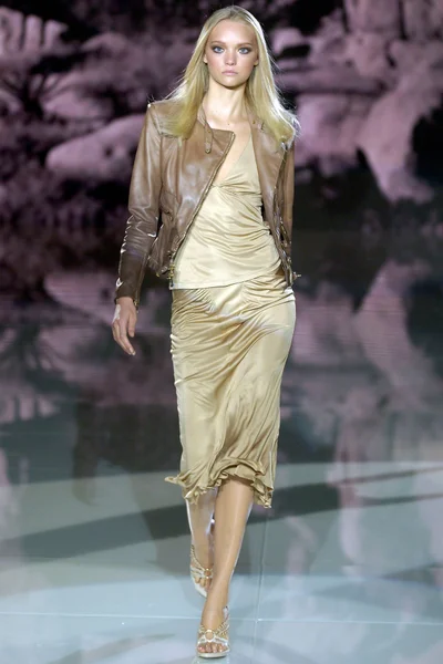 Look 17